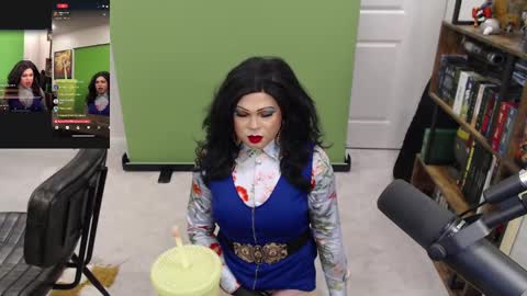 Snapshot of vivianfrost chatting on March 4, 8:24 am VivianFrosty online show from March 4, 8:24 am