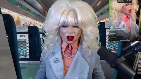 Snapshot of vivianfrost chatting on September 9, 3:39 am VivianFrosty online show from September 9, 3:39 am