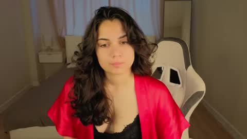 vivien_ross online show from June 3, 1:19 am