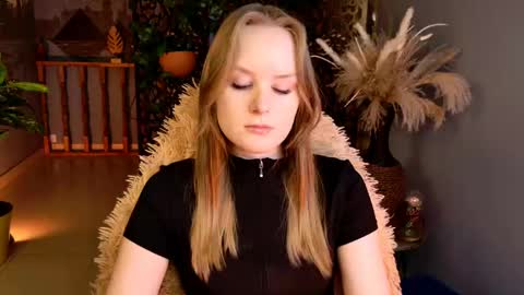 Vivien online show from May 15, 5:49 am