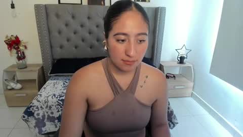 Vivienne  online show from December 26, 5:30 pm