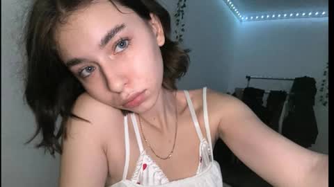 Vivi online show from November 22, 6:17 pm