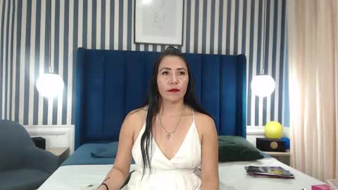 Vivian  online show from December 1, 1:09 pm