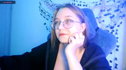 vivivivikkie online show from October 1, 9:46 pm