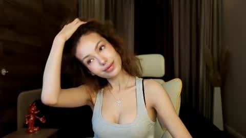 Lily online show from July 12, 5:54 am