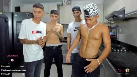 voyeurism_guys online show from October 23, 11:49 pm