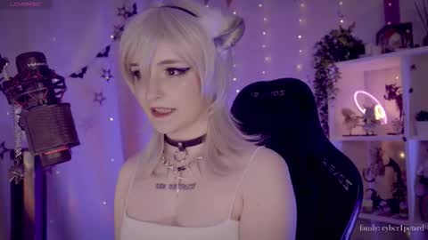 vronnier online show from December 4, 2:49 pm