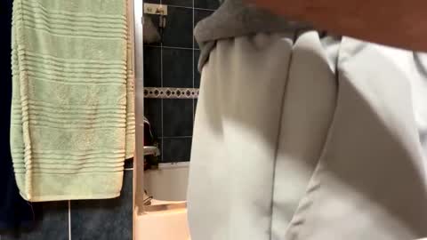 Snapshot of vvip_prem chatting on October 28, 8:15 am vvip_prem online show from October 28, 8:15 am