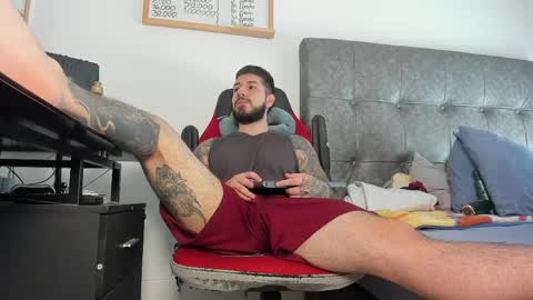 vyxen_ online show from April 9, 8:25 pm