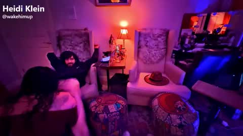 wakehimup online show from November 30, 7:37 am