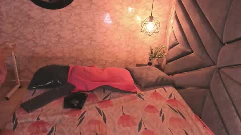 waleska   online show from September 14, 1:12 pm