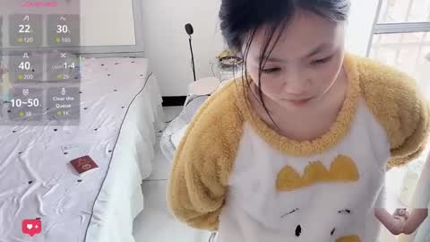 warmie online show from February 4, 8:40 am