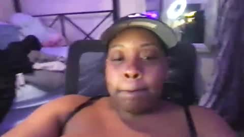 LAUREN LUSH online show from December 13, 2:21 am