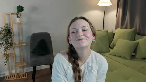 Lola online show from February 25, 2:31 pm