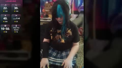 Ash online show from May 31, 1:32 pm