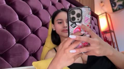 Maggie online show from April 10, 5:06 pm