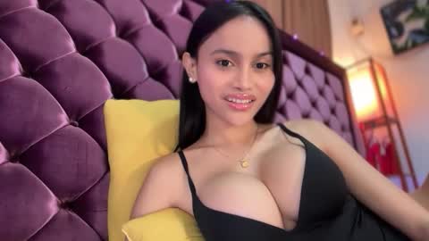 Maggie online show from April 21, 4:14 pm