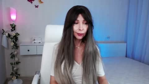 Wendi Foster online show from December 6, 10:24 pm