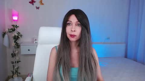 Wendi Foster online show from February 3, 7:52 pm