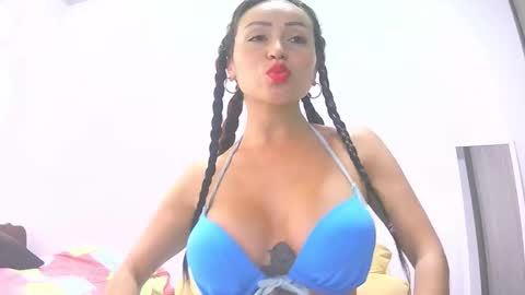 TaTis online show from March 12, 3:27 pm