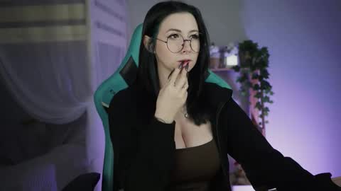 little girl who is always rightLisa online show from September 28, 2:09 am