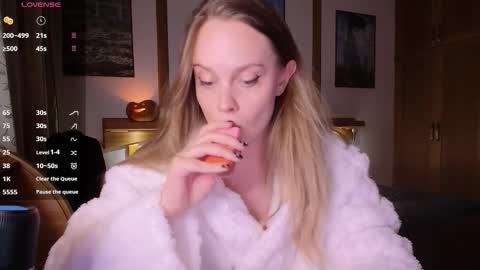 Lana online show from October 20, 7:19 pm