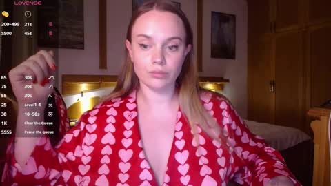 Lana online show from April 23, 7:15 pm