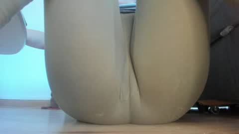 wet_pants2022 online show from July 3, 9:36 am