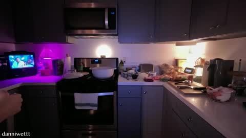 danni online show from November 11, 1:19 am