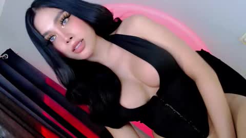 Snapshot of what_the_fuckxx chatting on October 7, 6:31 am kiara online show from October 7, 6:31 am