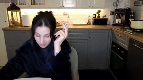 Snapshot of whats_her_name chatting on January 17, 10:01 pm Victoria Maria online show from January 17, 10:01 pm