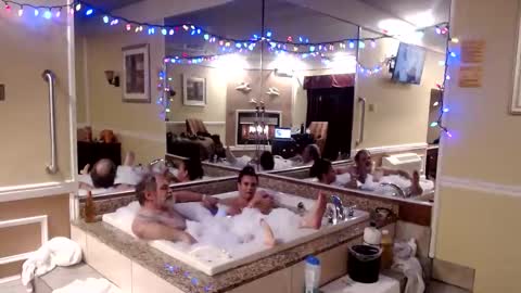 wheresmyqueenat online show from December 17, 1:07 am