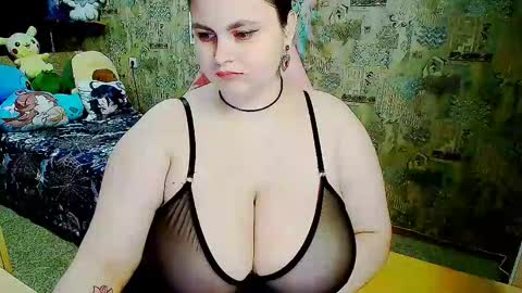 whisperinthedarkk online show from December 4, 8:41 pm