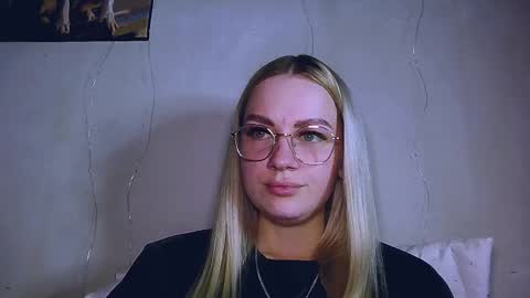 whitehex666 online show from January 6, 7:51 pm