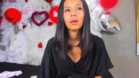 whitney_hill_ online show from February 20, 1:25 am