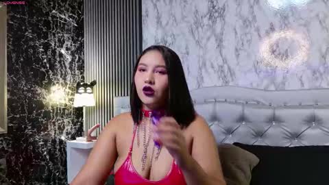 Whitney  online show from February 1, 10:23 am