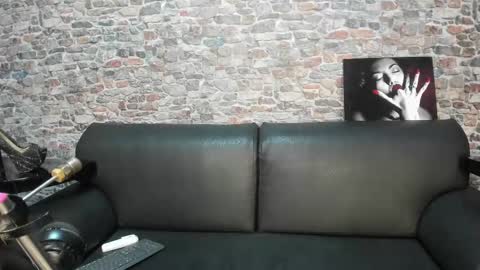 Snapshot of whitneybrown_ chatting on September 30, 11:15 pm Whitney  online show from September 30, 11:15 pm