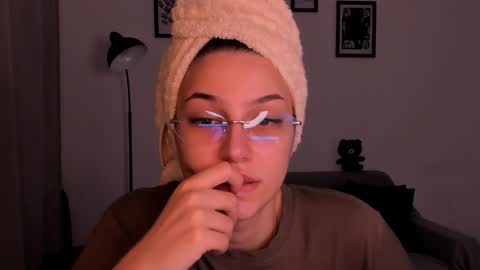 Snapshot of whoislulu chatting on October 19, 6:56 pm whoislulu online show from October 19, 6:56 pm