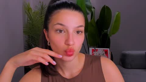 Snapshot of whoislulu chatting on December 3, 5:28 pm whoislulu online show from December 3, 5:28 pm