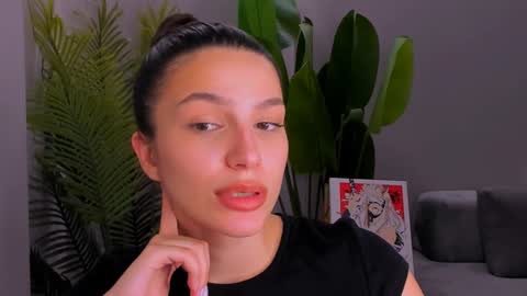 Snapshot of whoislulu chatting on December 12, 12:05 am whoislulu online show from December 12, 12:05 am