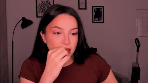 Snapshot of whoislulu chatting on November 1, 8:30 pm whoislulu online show from November 1, 8:30 pm