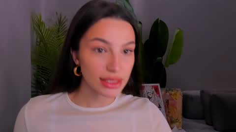 Snapshot of whoislulu chatting on December 23, 8:22 am whoislulu online show from December 23, 8:22 am