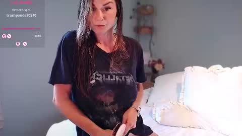 WickedWifeXO online show from August 6, 12:03 pm