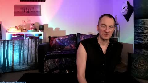 Snapshot of widthofapeach chatting on February 19, 3:38 pm Gretchen  Jimmy online show from February 19, 3:38 pm