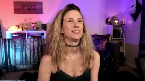 Snapshot of widthofapeach chatting on February 19, 3:17 am Gretchen  Jimmy online show from February 19, 3:17 am
