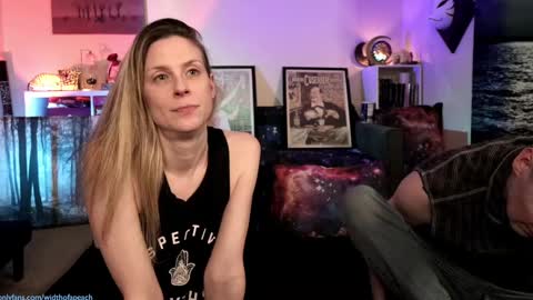 Snapshot of widthofapeach chatting on February 26, 6:08 am Gretchen  Jimmy online show from February 26, 6:08 am