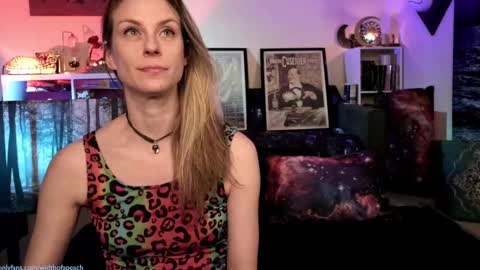 Snapshot of widthofapeach chatting on February 28, 5:37 am Gretchen  Jimmy online show from February 28, 5:37 am