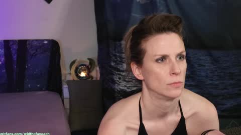 Snapshot of widthofapeach chatting on September 30, 4:34 am Gretchen  Jimmy online show from September 30, 4:34 am