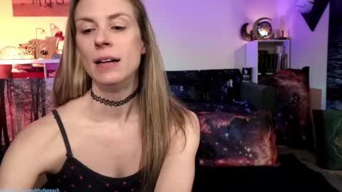 Snapshot of widthofapeach chatting on March 7, 2:36 am Gretchen  Jimmy online show from March 7, 2:36 am