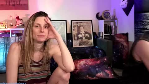 Snapshot of widthofapeach chatting on February 28, 2:53 pm Gretchen  Jimmy online show from February 28, 2:53 pm